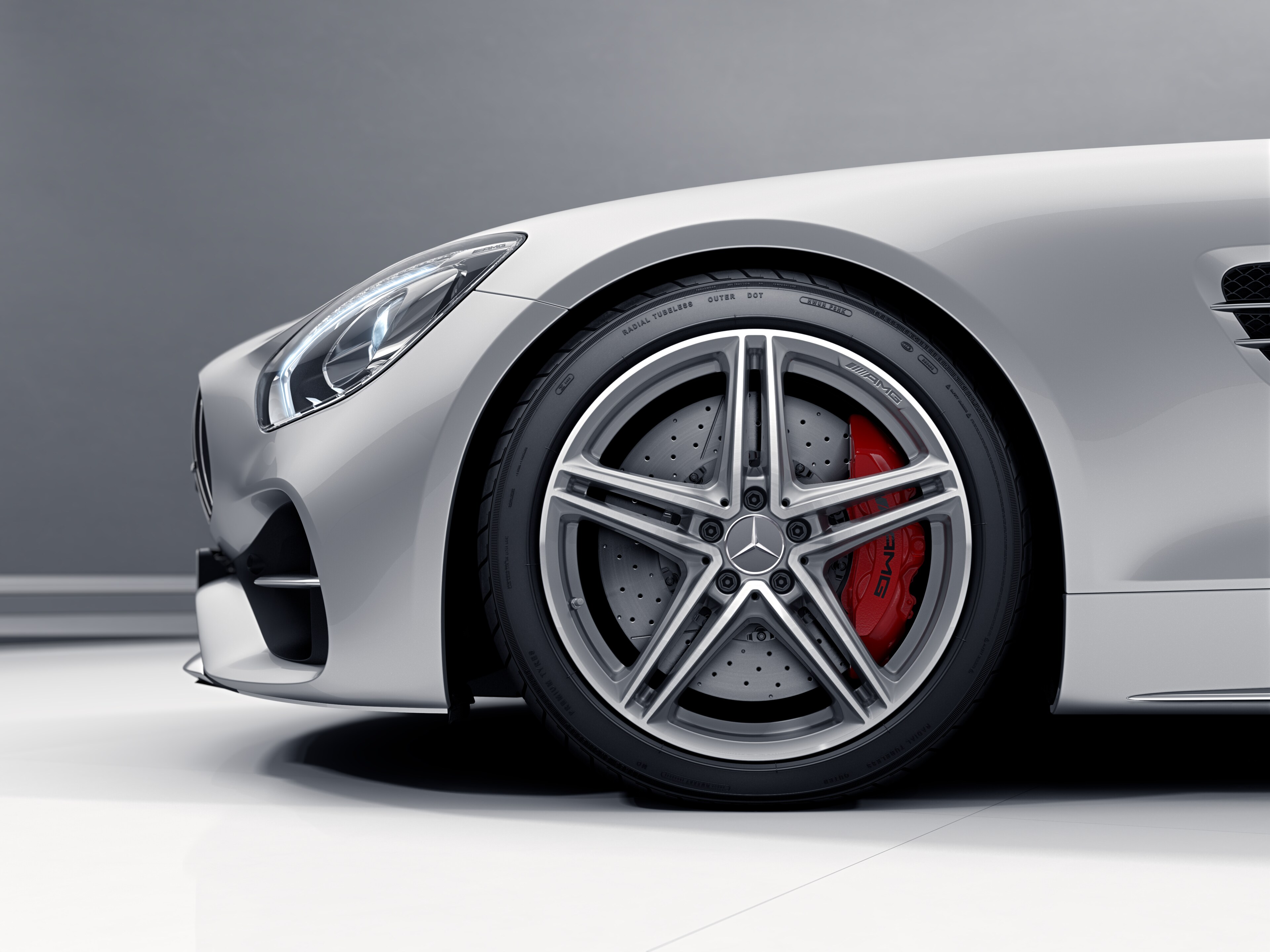 AMG 5-twin-spoke wheel, 48.3 cm (19-inch) - 9 J x 19 ET 61, titanium grey, high-sheen