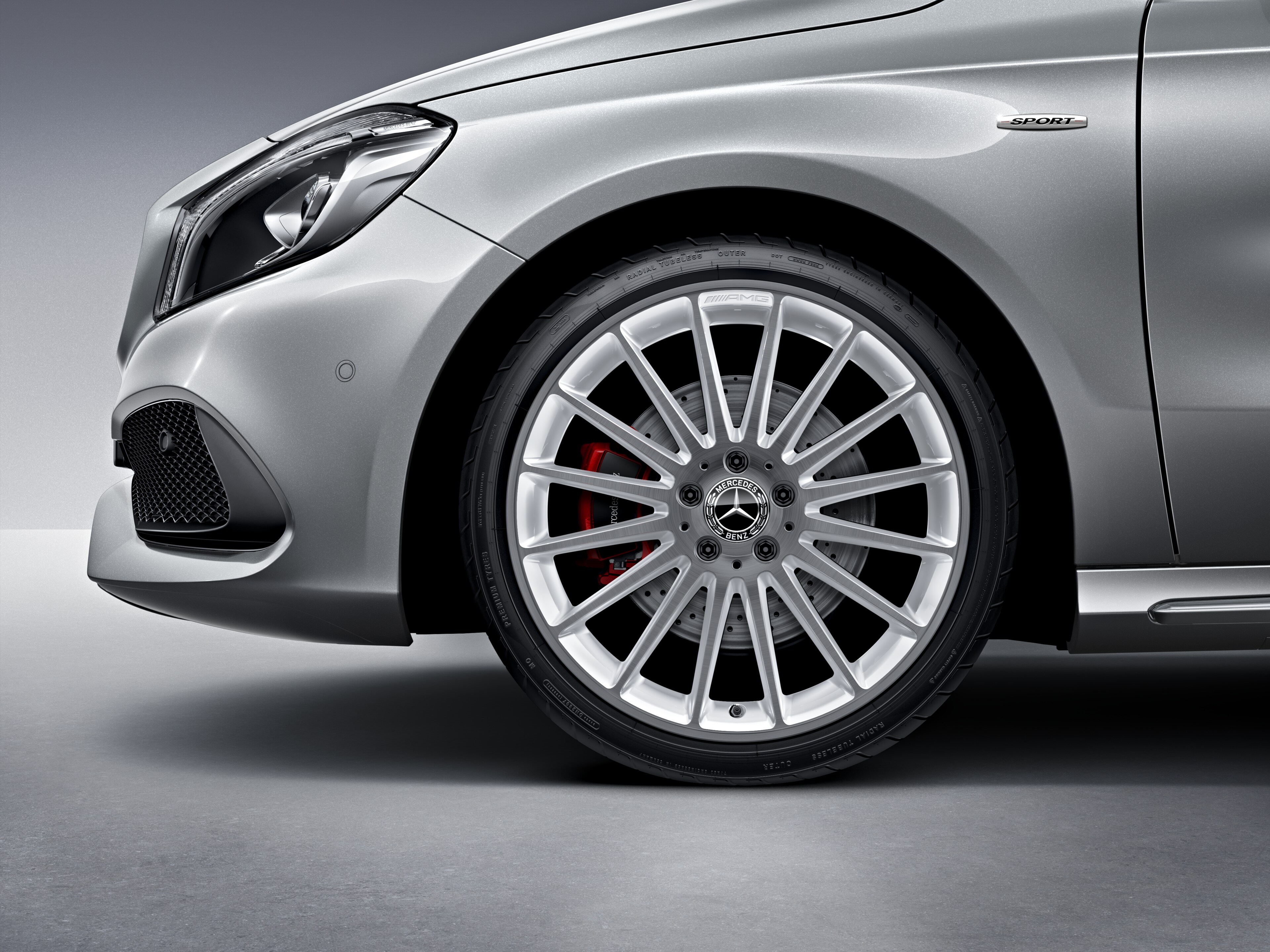 AMG multi-spoke wheel, 48.3 cm (19-inch) - 8 J x 19 ET 48, white, high-sheen